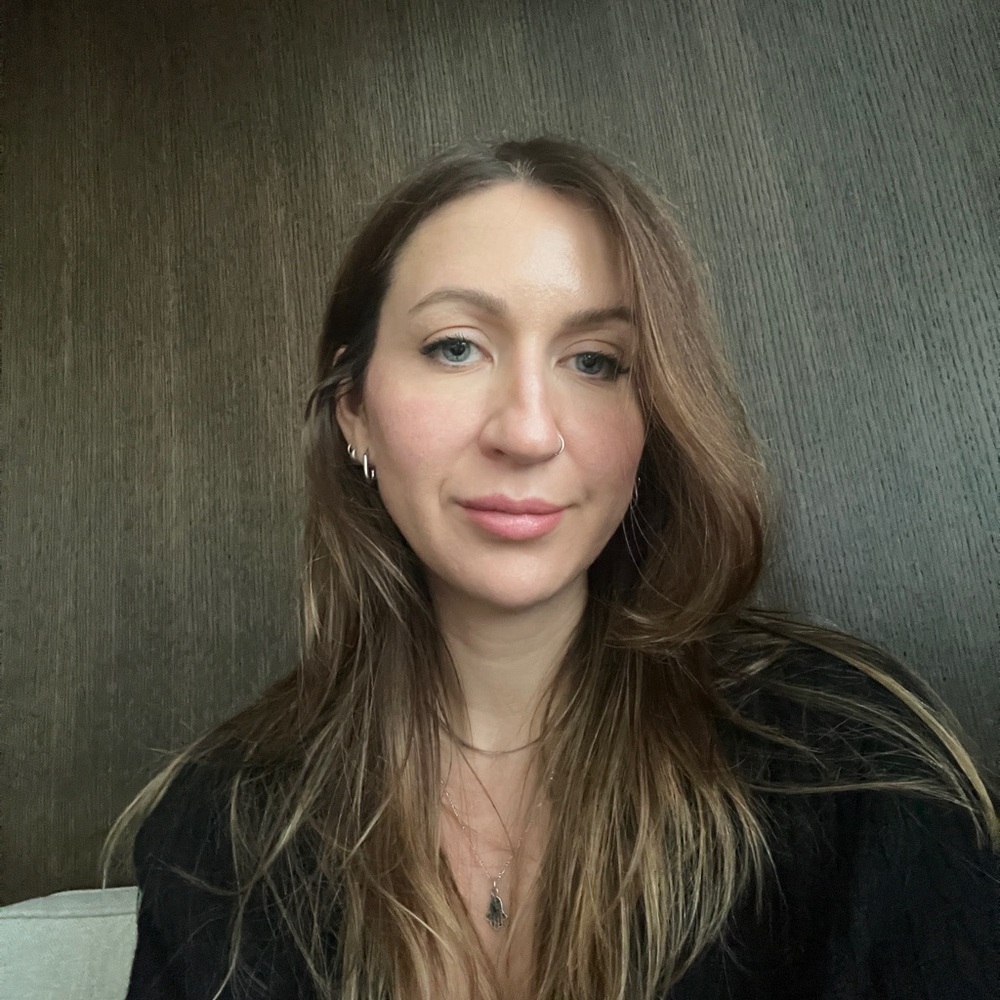 Meet your Posher, Simone